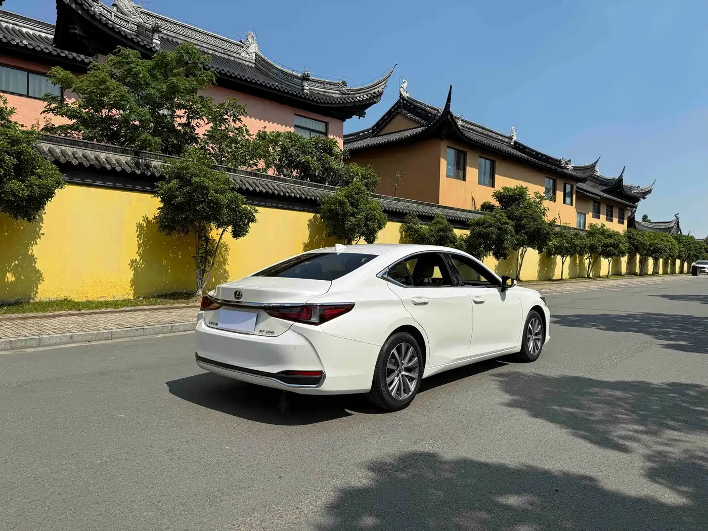 Фото 5 - Lexus ES
