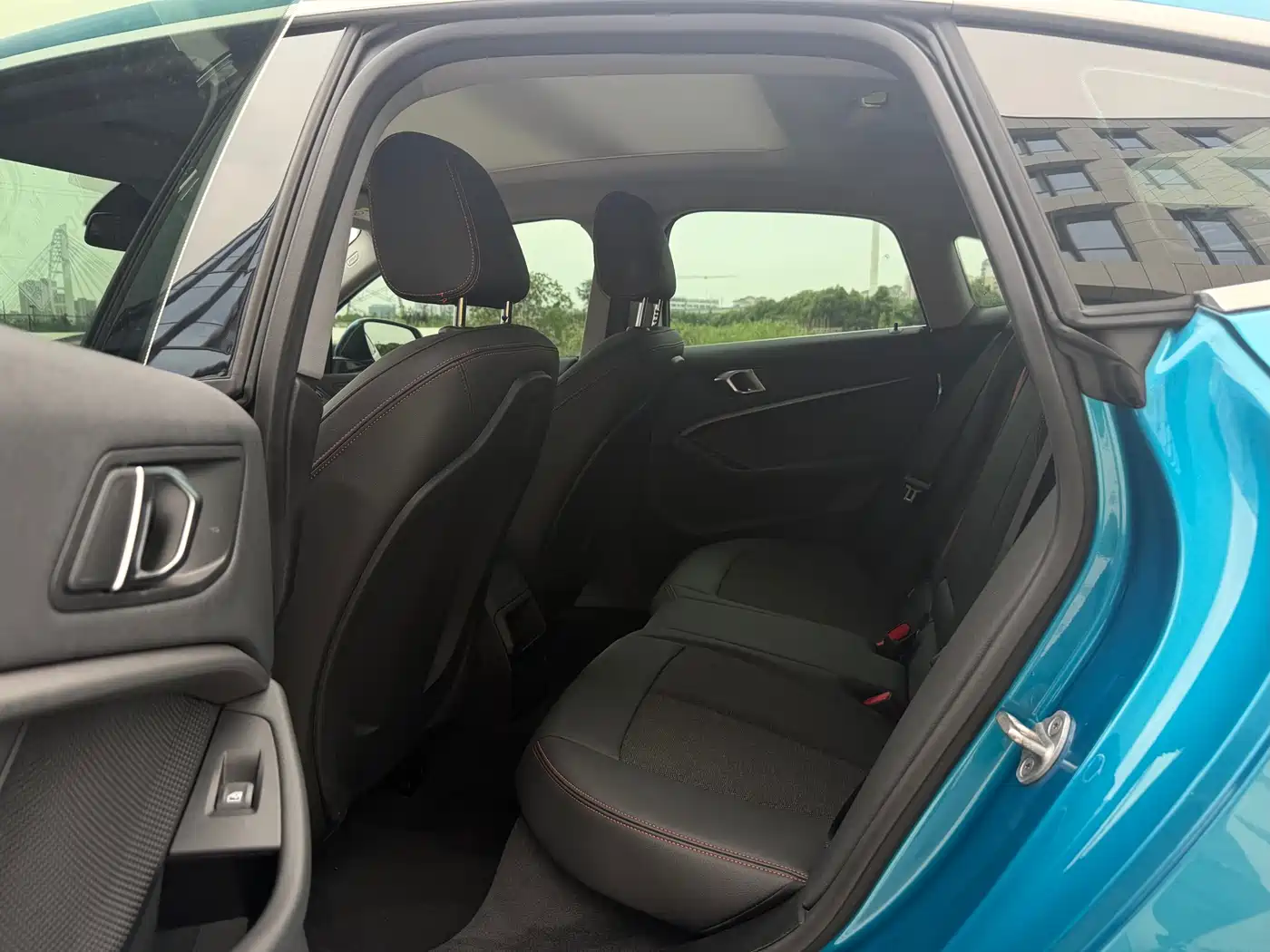 BMW 2 Series (Import) 2023 225i 4-Door Coupe M Sport Package фото 12