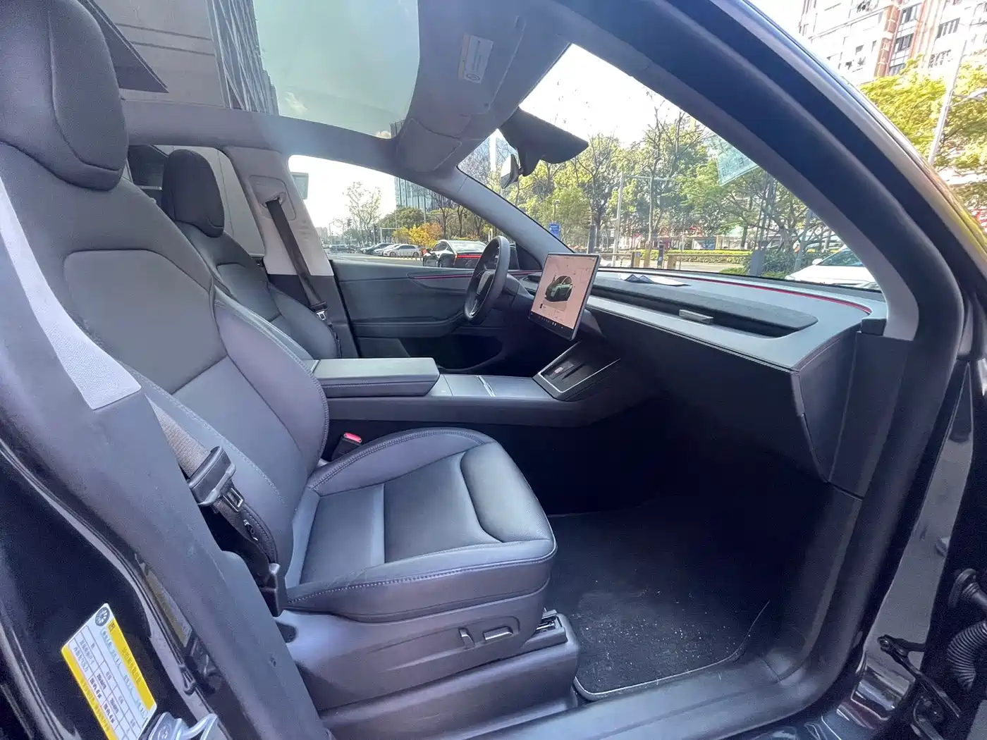 Tesla Model Y 2025 Model Long Range All-Wheel Drive Launch Edition фото 10