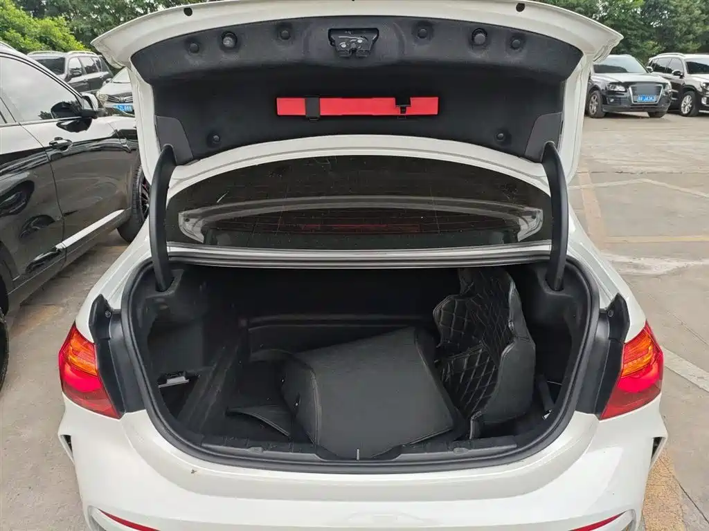 BMW 1 Series 2020 Model 125i Leading M Sport Package фото 9