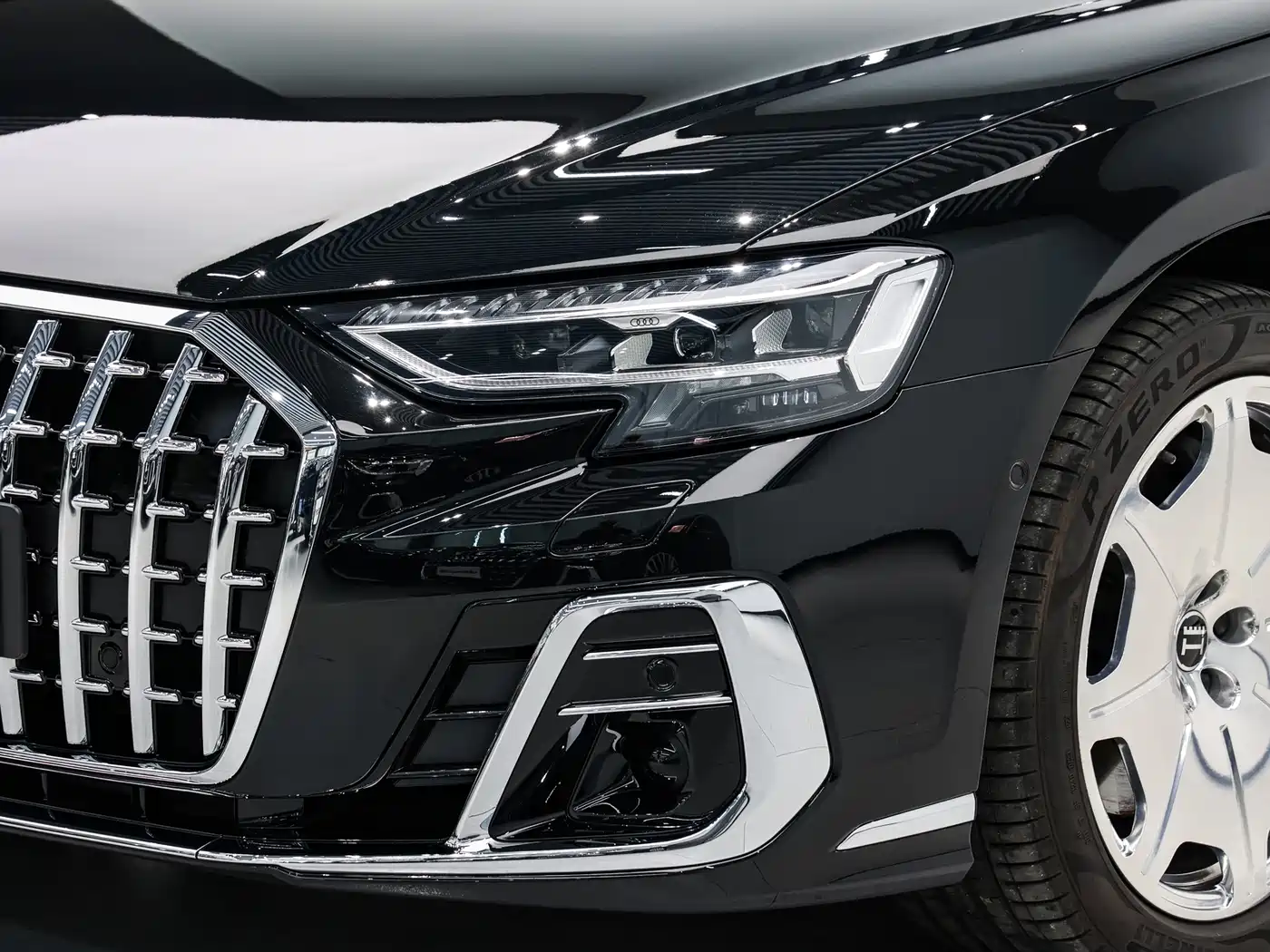 Audi A8 2022 A8L Horch Founder's Edition Legendary фото 8