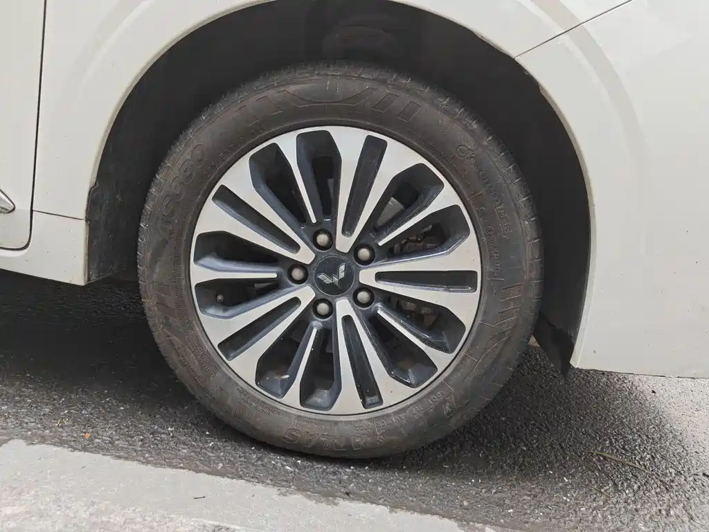Wuling Motors Wuling Jiachen 2023 2022 1.5T CVT Exclusive Flagship Model