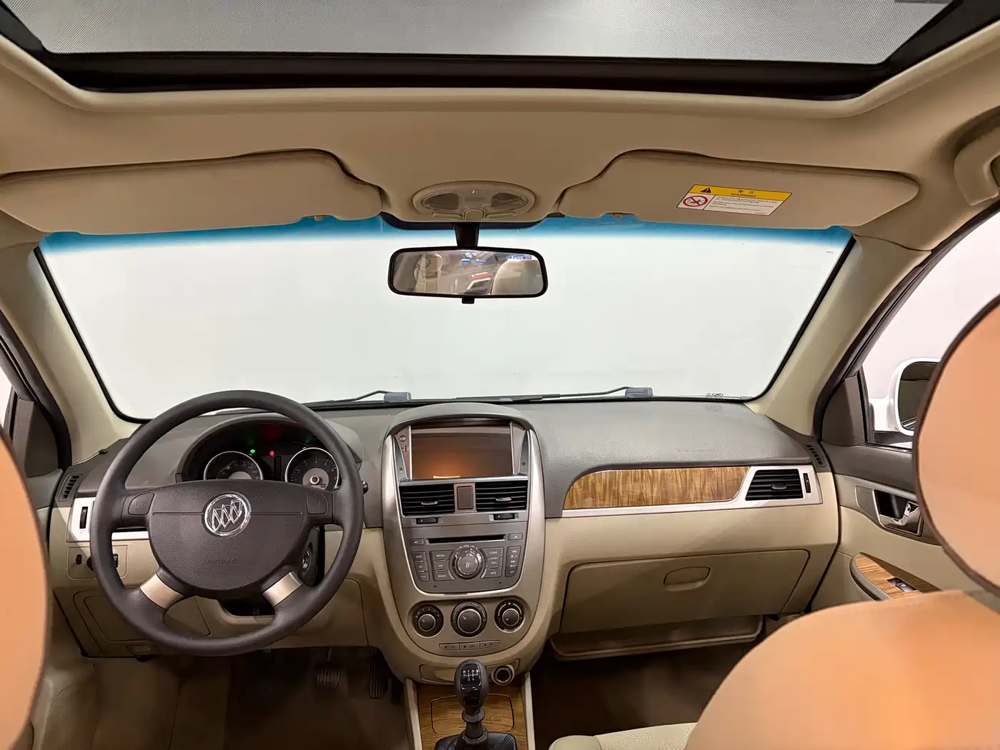 Buick Excelle 2015 1.5L Manual Classic фото 10