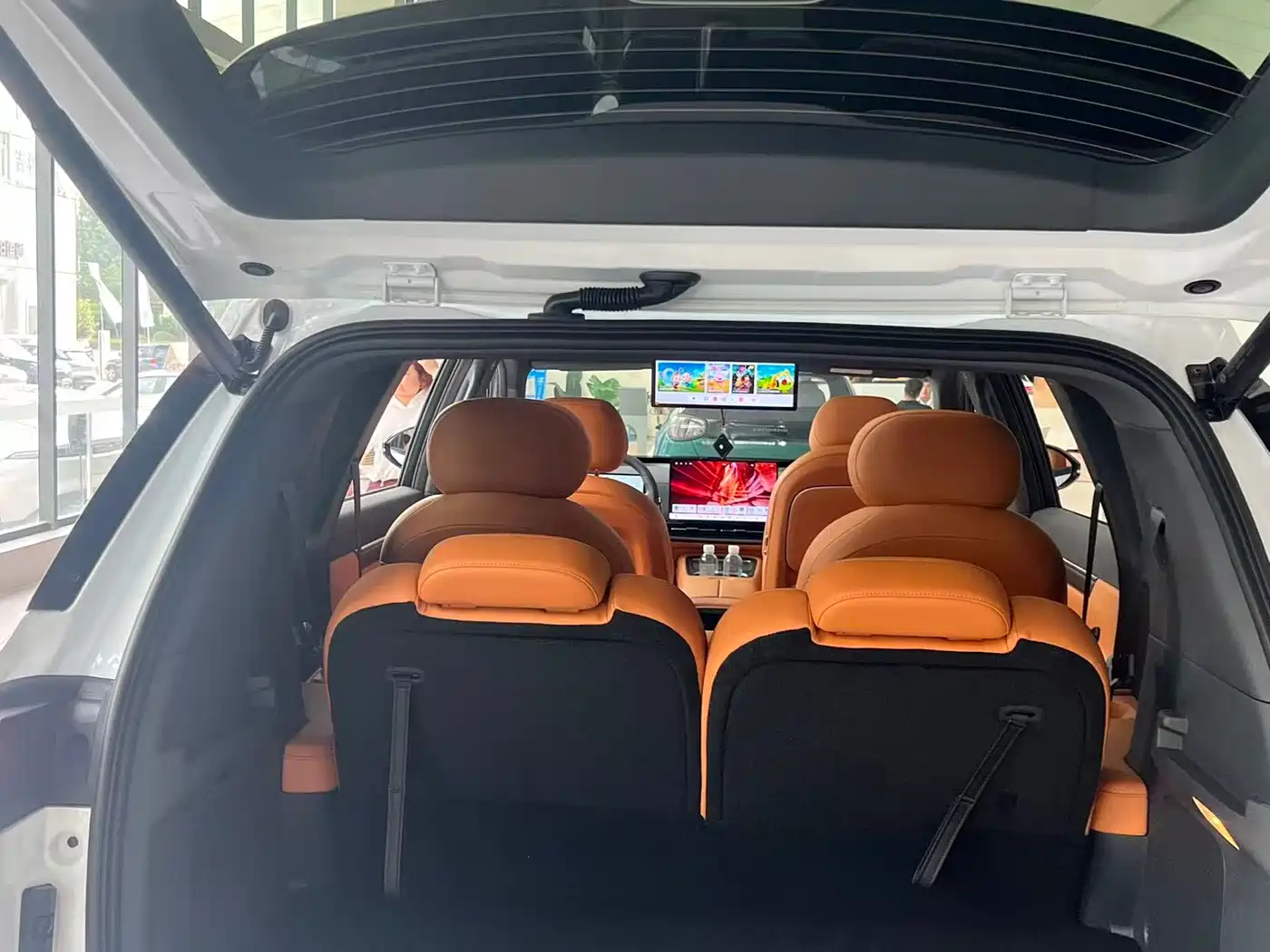 Dongfeng Yipai eπ008 2026 6-seater EREV Family Joy Edition фото 8