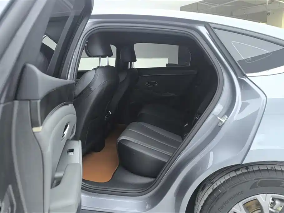 BYD Qin L 2024 DM-i 80KM Leading Edition фото 11