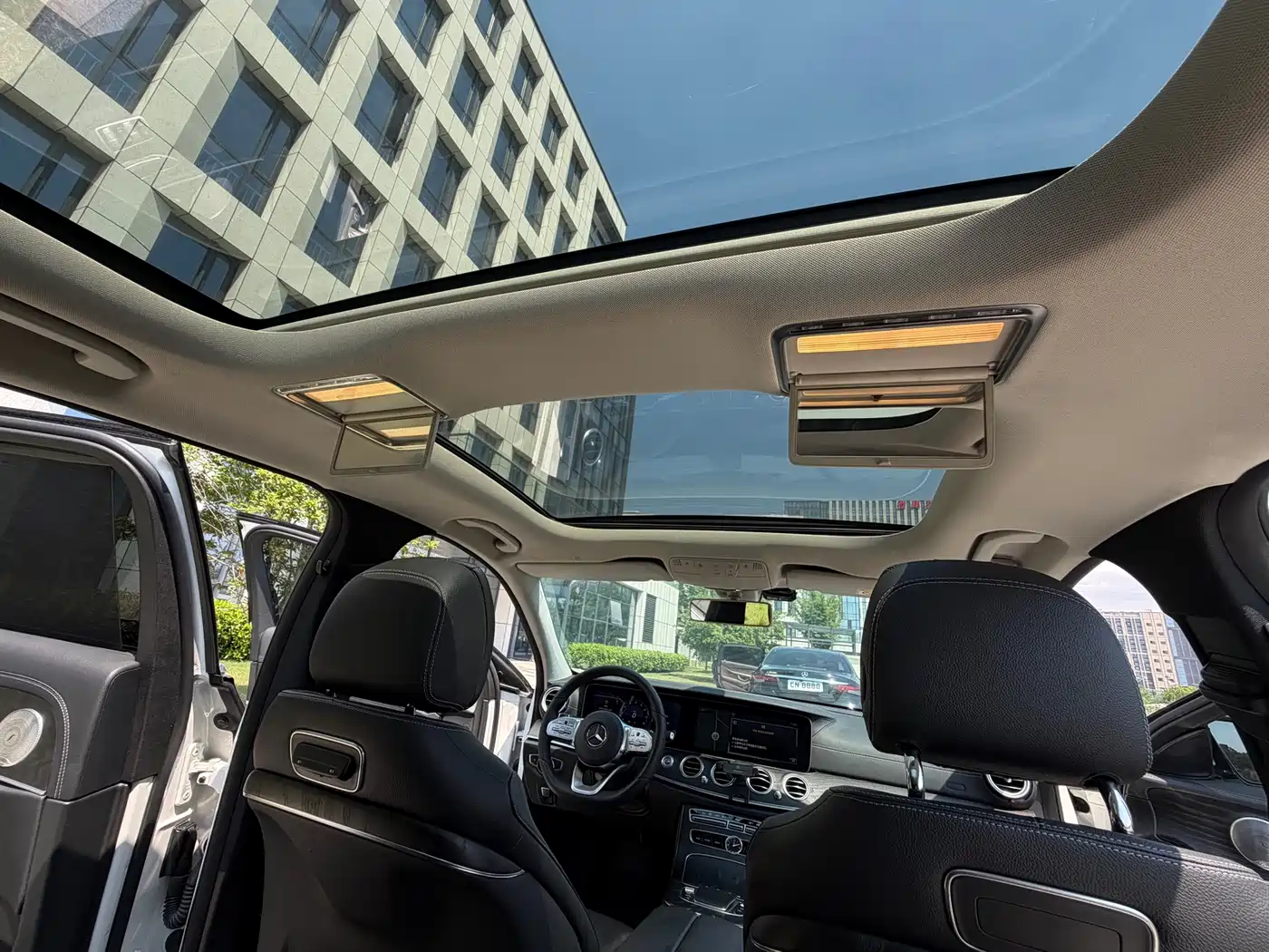 Mercedes-Benz E-Class 2019 E 300 L Sport Luxury фото 25