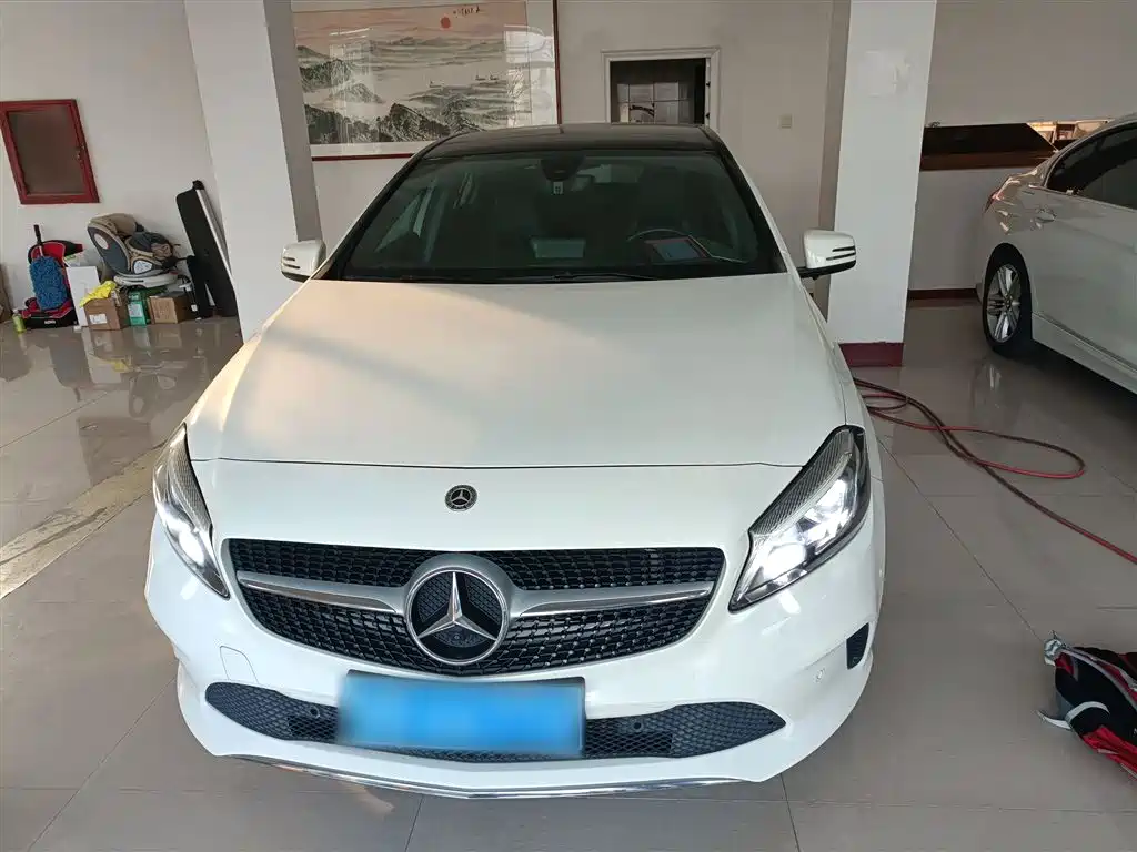 Mercedes-Benz A-Class (Import) 2018 A 200 Fashion фото 3