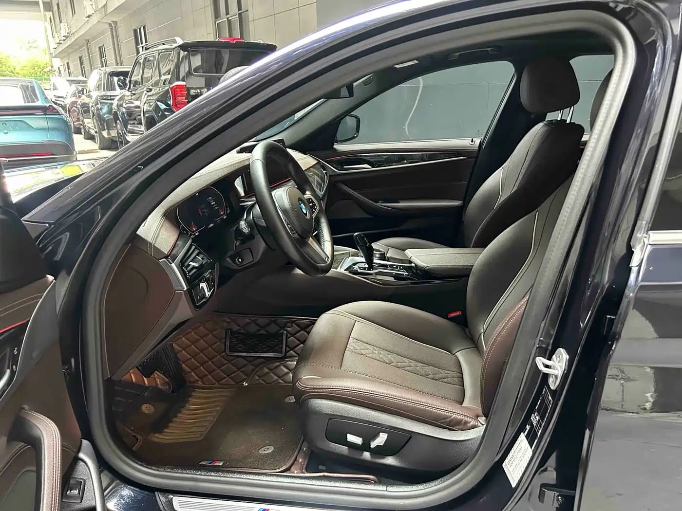 BMW 5 Series 2021 525Li M Sport Package фото 10