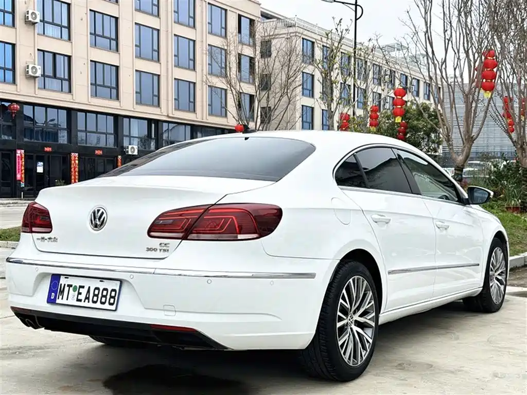 Volkswagen FAW-Volkswagen CC 2018 1.8TSI Luxury фото 4