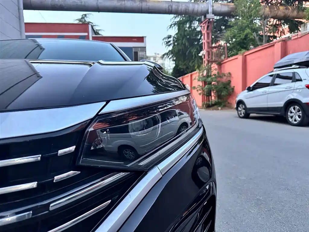 Volkswagen Passat 2023 280TSI Elite Edition фото 3