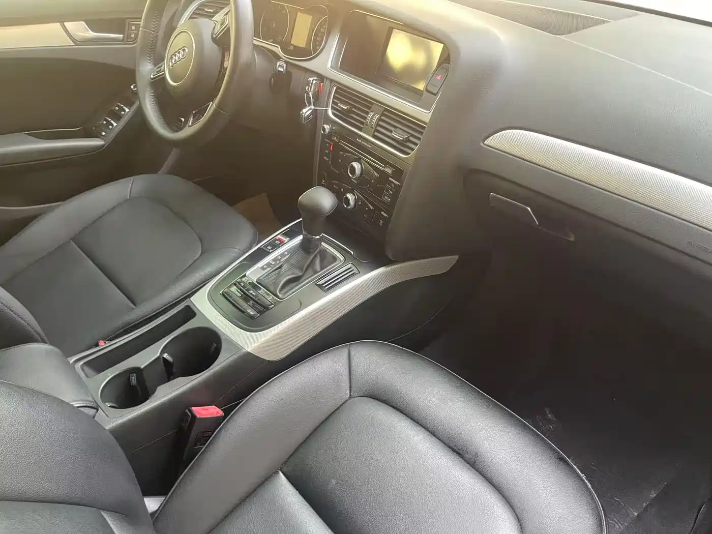 Audi A4L 2013 35 TFSI Automatic Standard фото 3