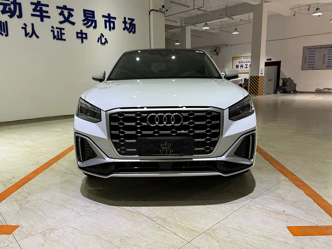 AUDI Q2L