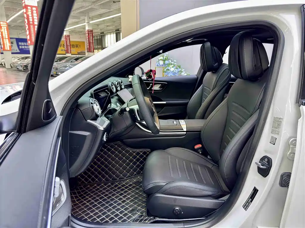 Mercedes-Benz C-Class 2024 Second Facelift C 260 L Night Edition Sport фото 5