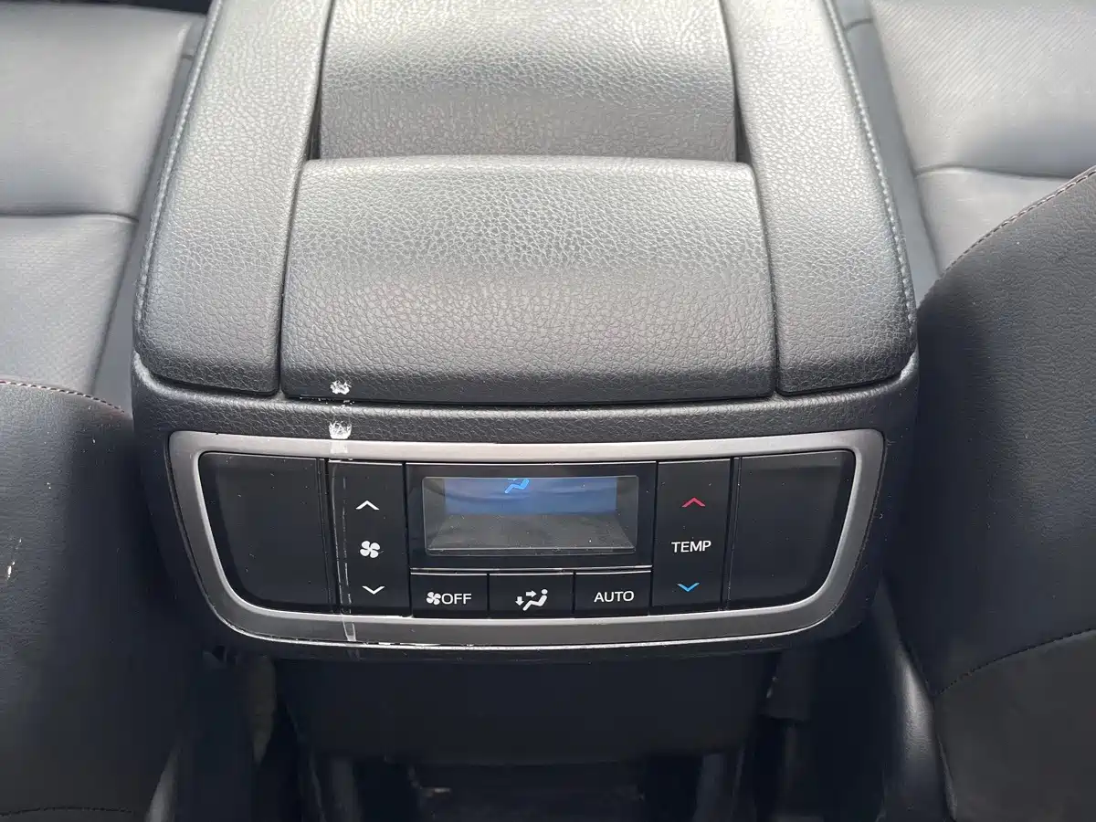 Фото 19 - Toyota Highlander