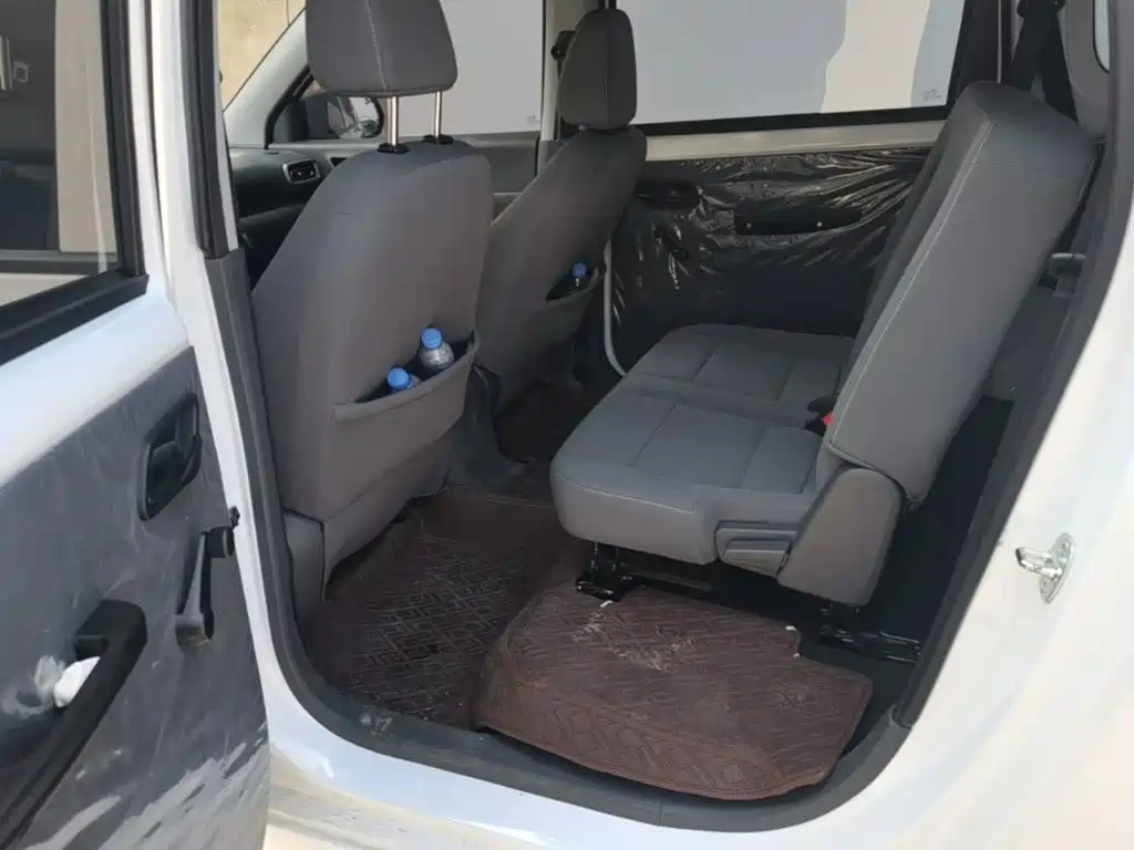 Фото 17 - Wuling Motors Wuling Hongguang New Energy