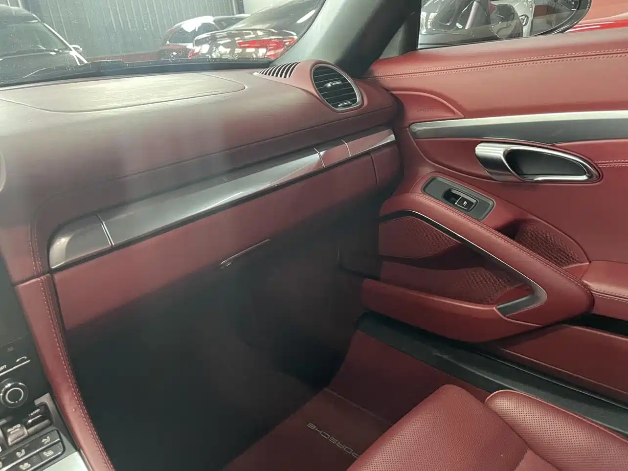 Porsche 718 2018 Boxster 2.0T фото 8