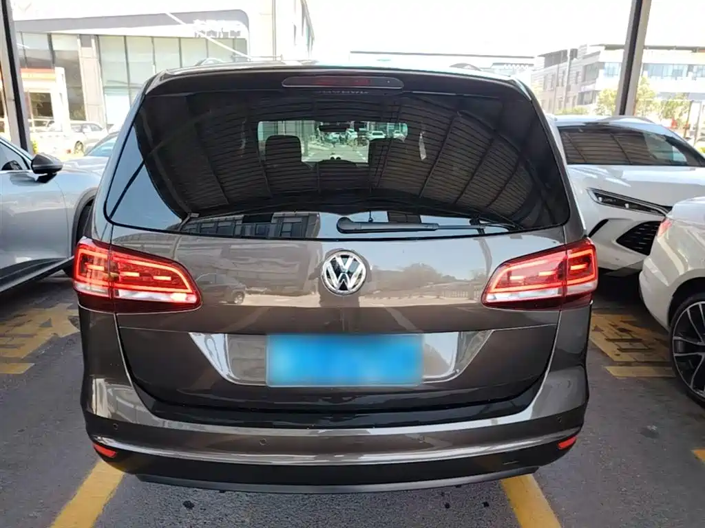 Volkswagen Sharan 2016 380TSI Comfort 7-seater фото 6