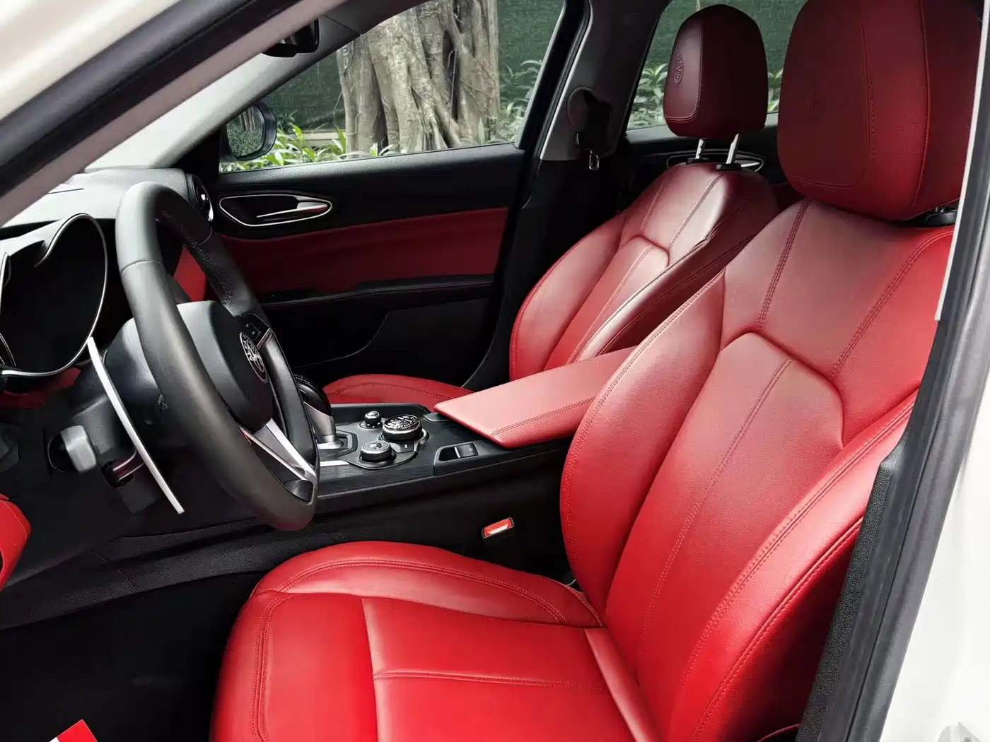 Alfa Romeo Giulia 2020 2019 2.0T 280HP Black Package Limited Edition