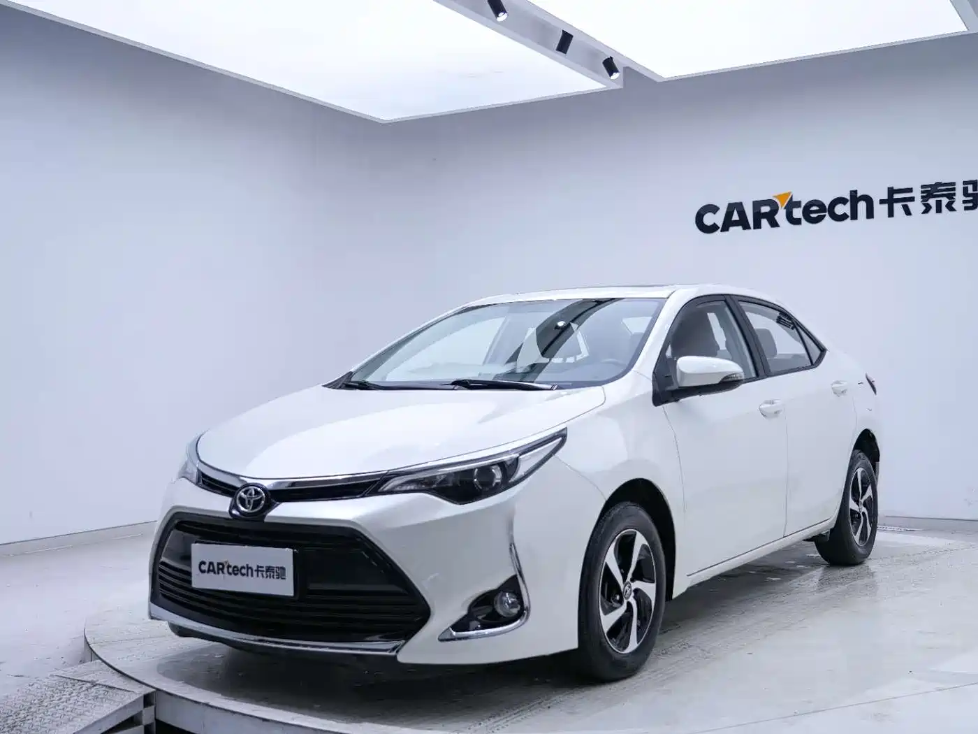 Toyota Levin 2017 Facelift 185T CVT Elite (China V) фото 11