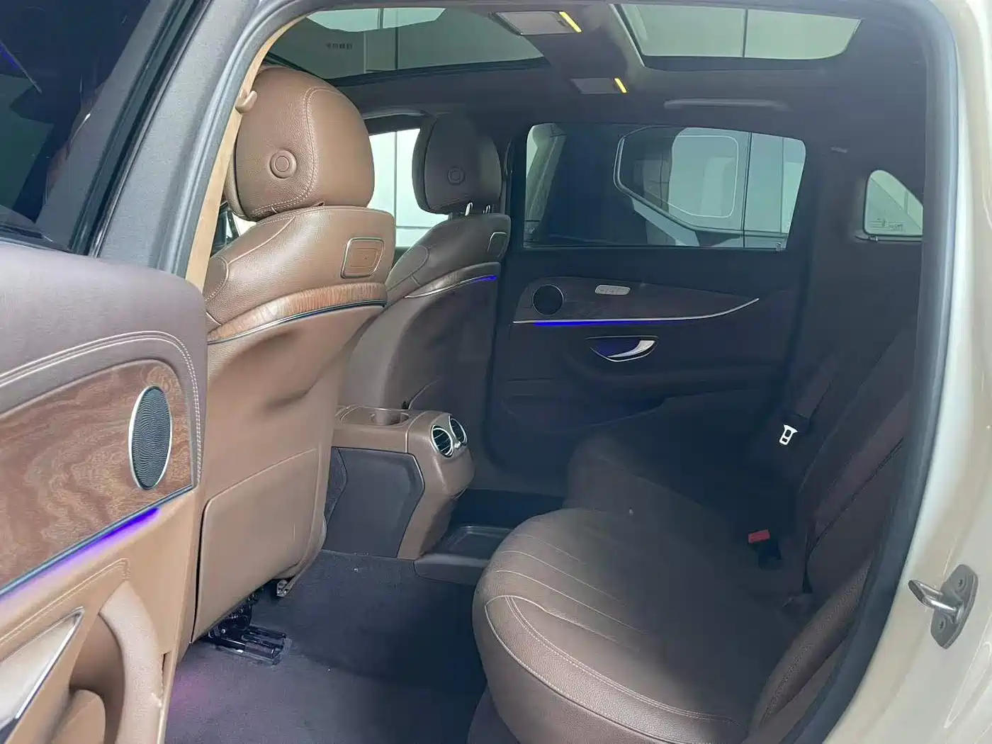 Mercedes-Benz E-Class 2017 E 300 L Luxury фото 5