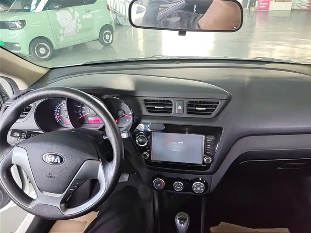 Kia K2 2015 Hatchback 1.4L AT GLS Cool Edition фото 10