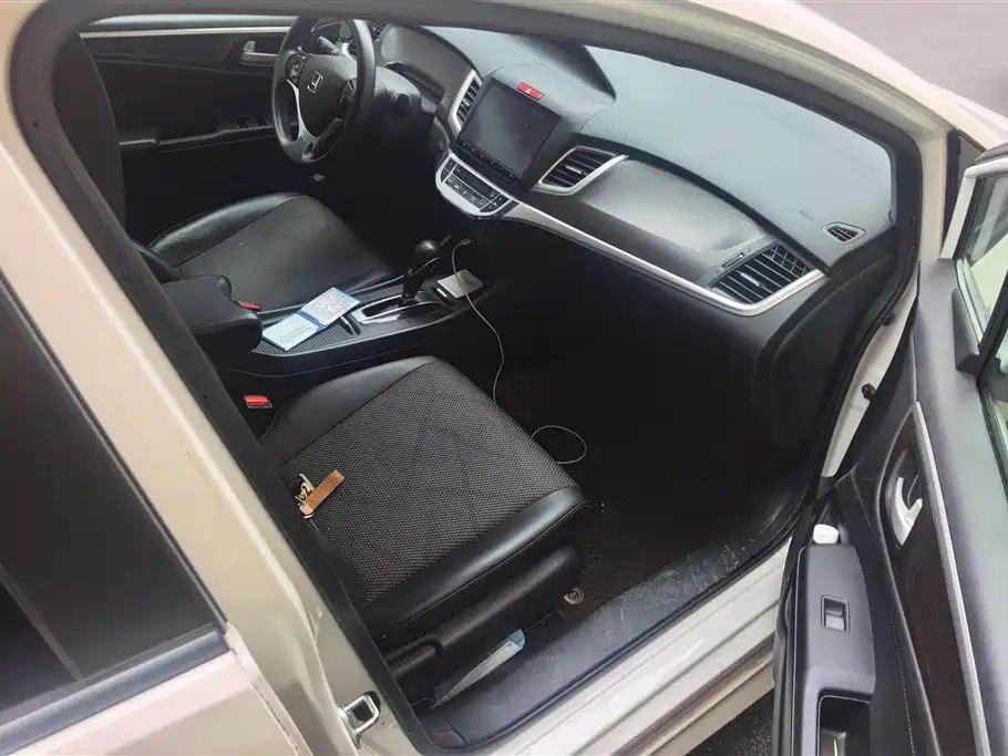 Honda Jade 2016 1.8L Automatic Comfort Elite Version 5-seater фото 8