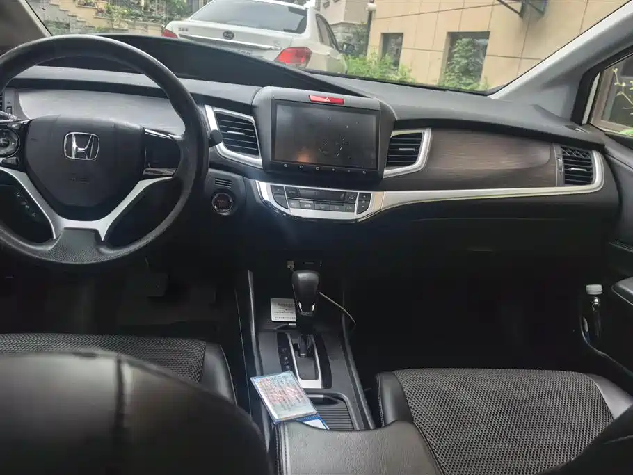 Honda Jade 2016 1.8L Automatic Comfort Elite Version 5-seater фото 16