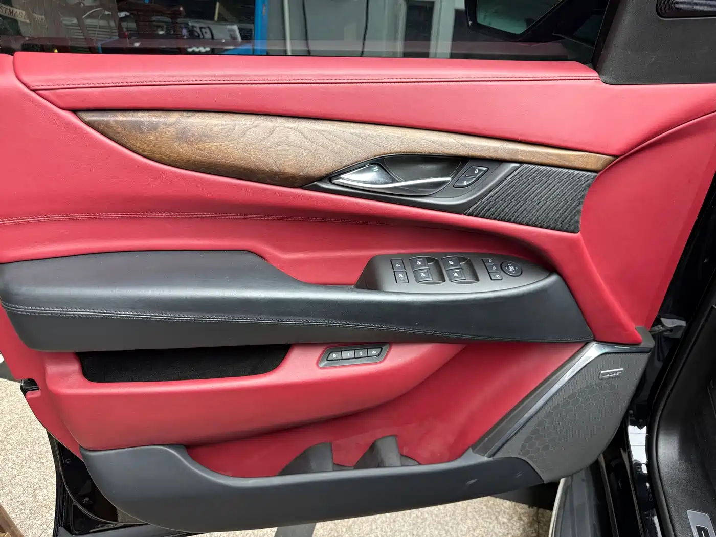 Cadillac Escalade 2017 6.2L ESV Platinum Extended фото 11