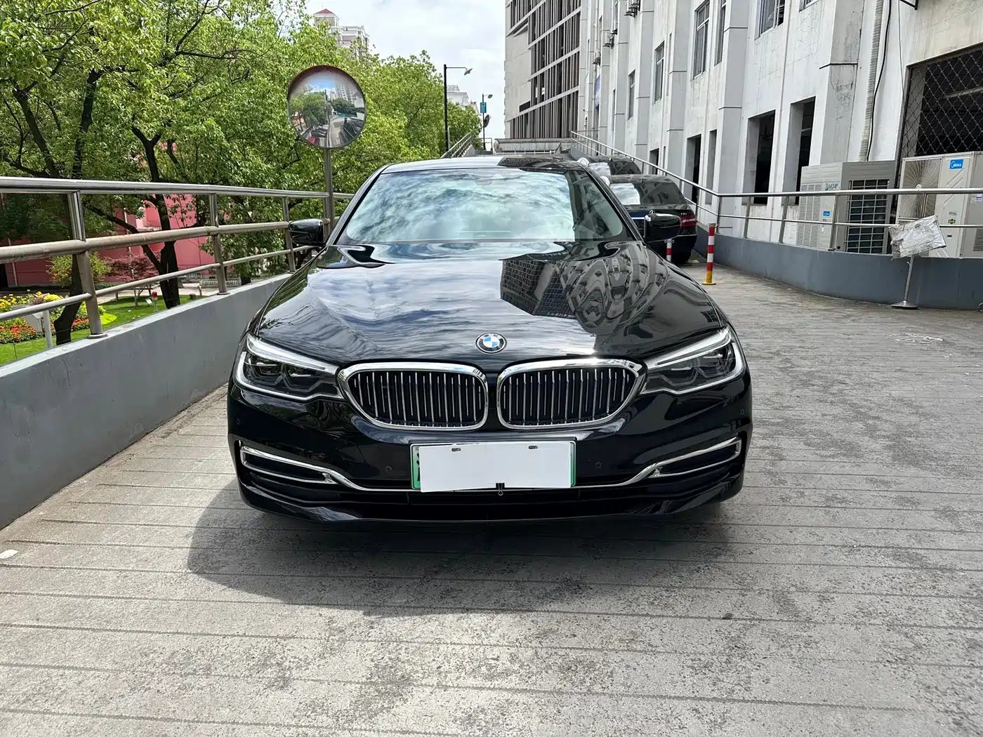 BMW 5 Series New Energy 2020 530Le Range Upgrade Luxury Package фото 2