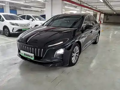 Hongqi E-QM5