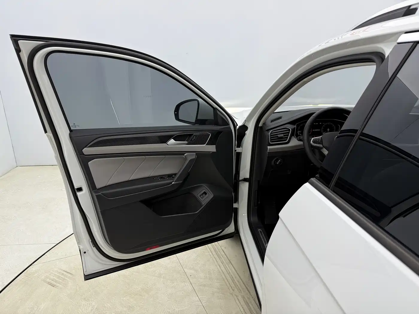 Volkswagen Tayron 2023 280TSI 2WD Luxury Plus Advanced Edition фото 21