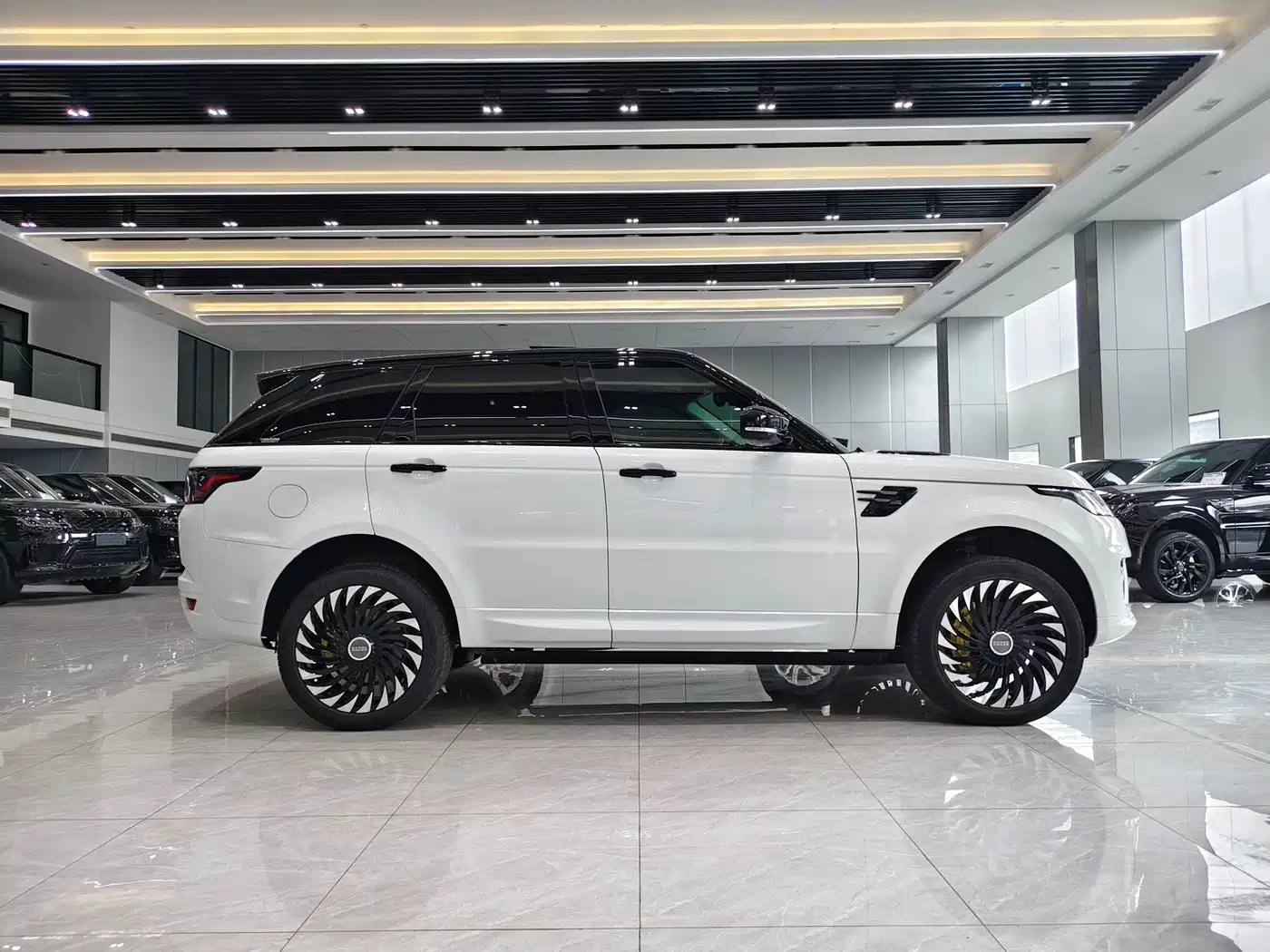 Land Rover Range Rover Sport 2020 3.0 L6 HSE DYNAMIC фото 24