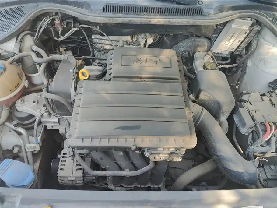 Volkswagen Polo 2016 1.4L Manual Trend фото 10