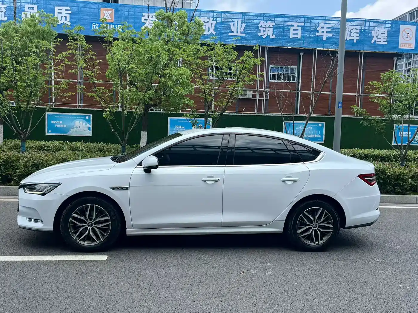 BYD Qin Pro New Energy 2019 EV Super Edition Standard Smart Connect Leading Style фото 7