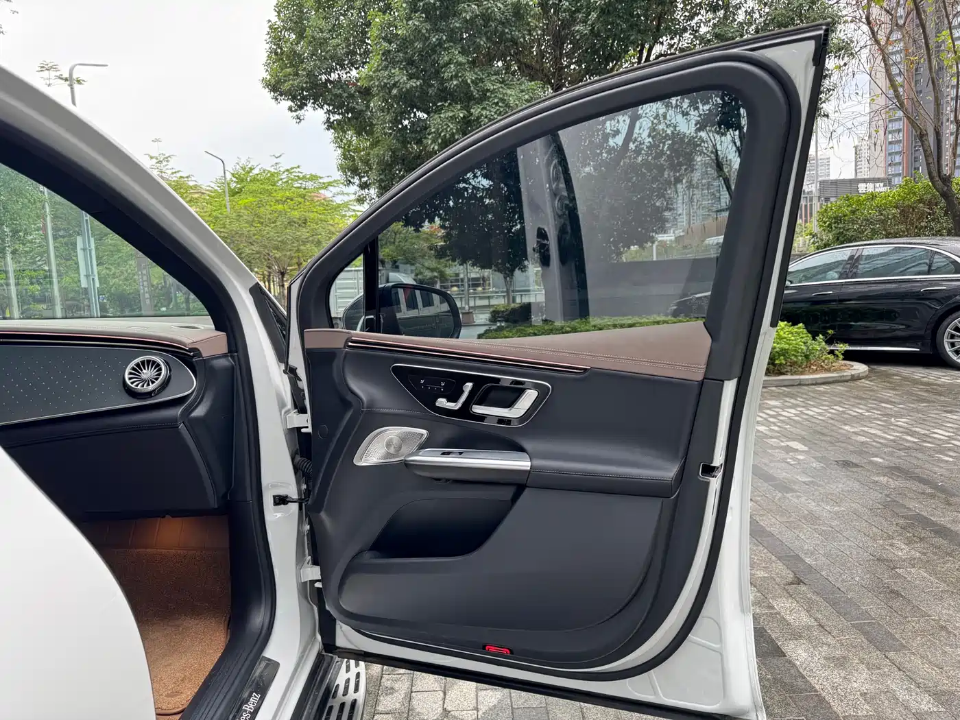 Mercedes-Benz EQE SUV 2023 500 4MATIC Special Edition фото 15