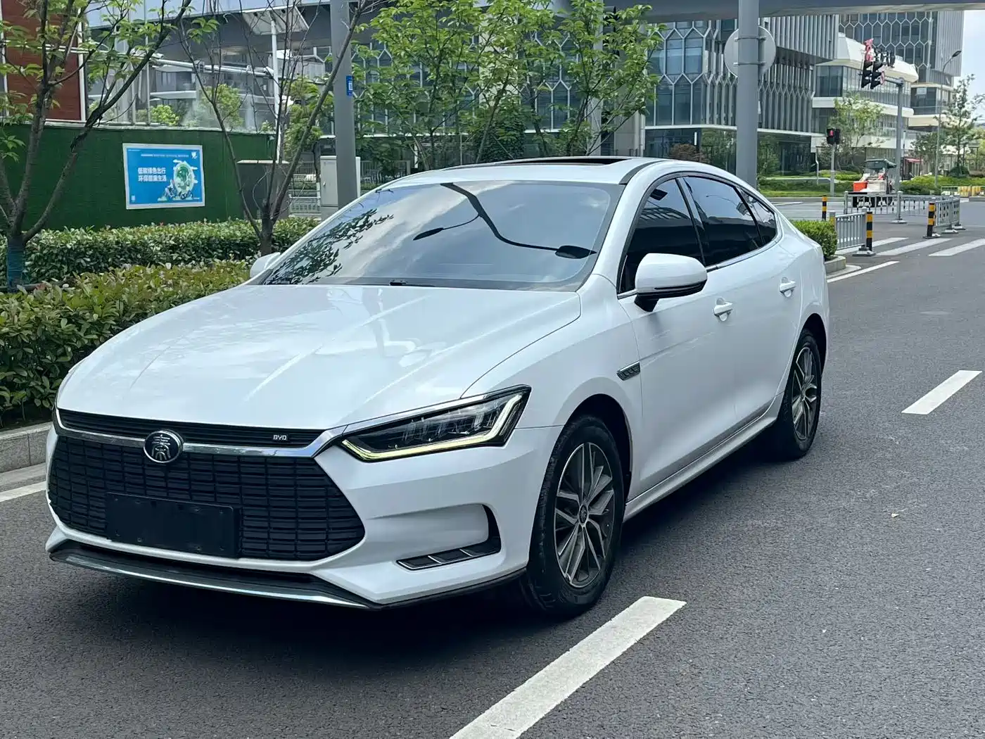 BYD Qin Pro New Energy 2019 EV Super Edition Standard Smart Connect Leading Style