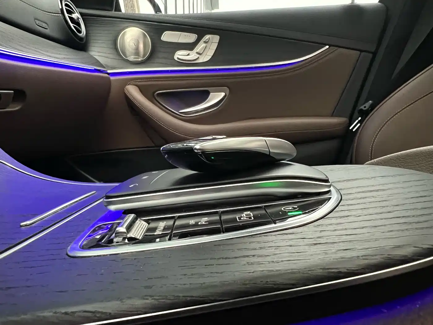 Mercedes-Benz E-Class 2023 E 300 L Sport Luxury фото 22