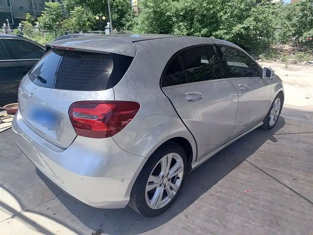 Mercedes-Benz A-Class (Import) 2016 A 200 Dynamic фото 7