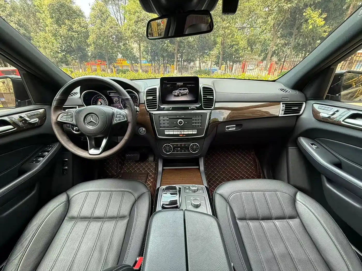 Mercedes-Benz GLS 2018 Facelift GLS 400 4MATIC Sport фото 25