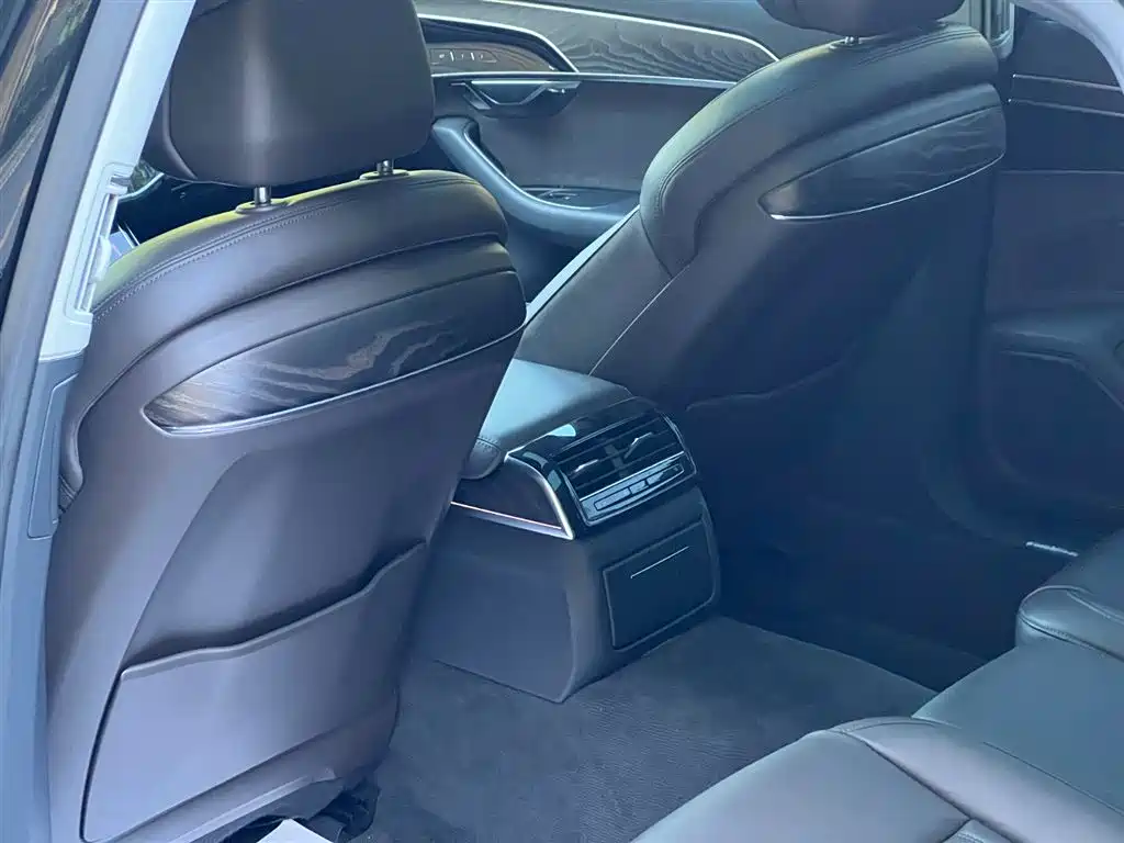 Audi A8 2019 A8L 50 TFSI quattro Comfort фото 16