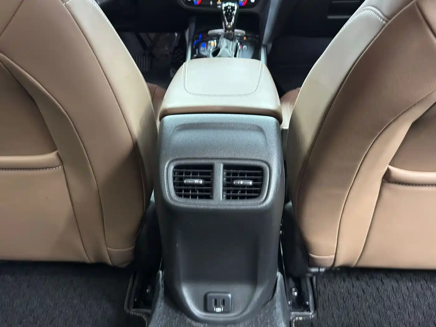 Photo 11 - Buick Regal