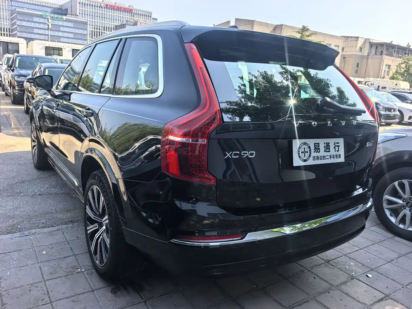 VOLVO XC90