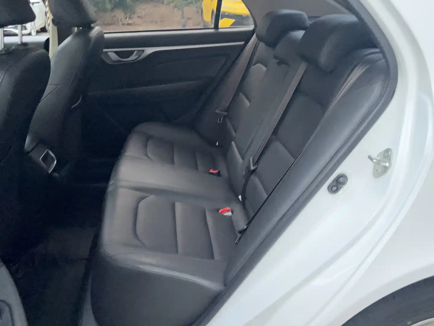 Фото 8 - Geely Vision