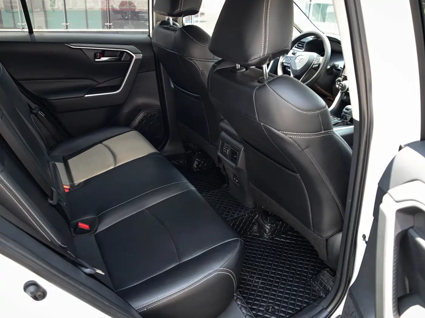 Toyota RAV4 Rongfang 2023 2.0L CVT FWD Style Plus Edition фото 21