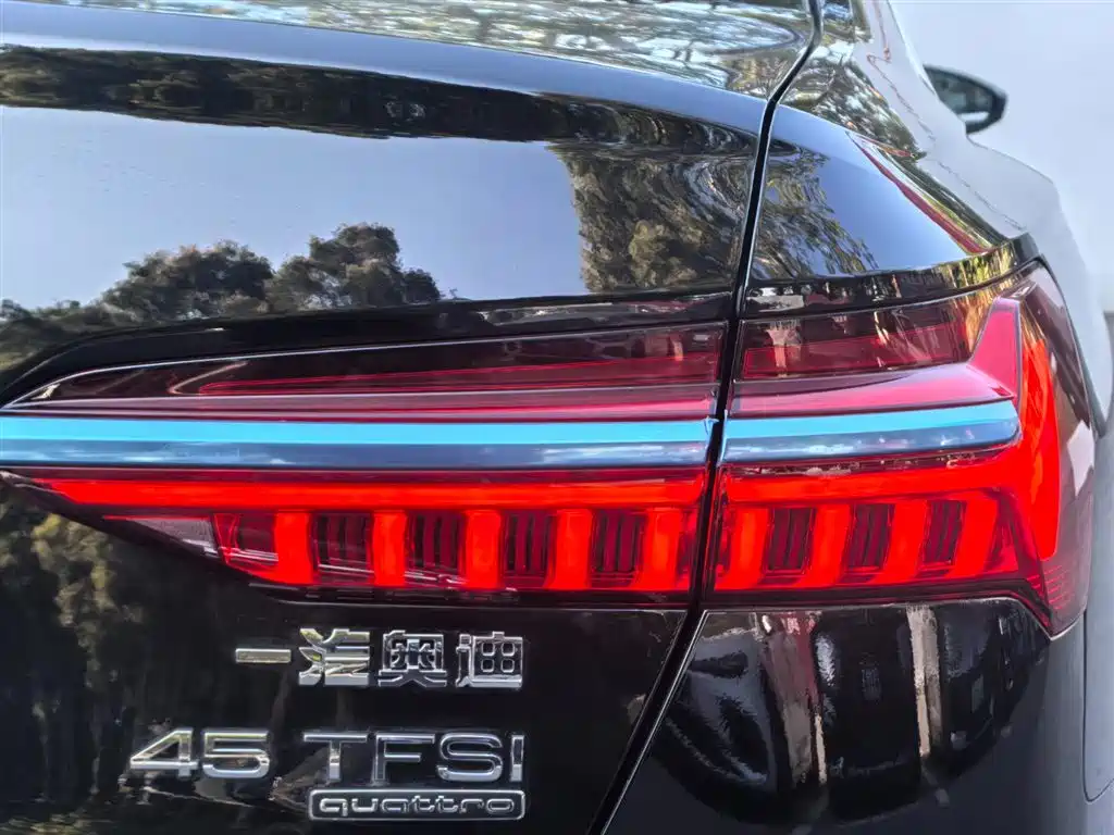 Audi A6L 2025 45 TFSI quattro Premium Sport фото 24
