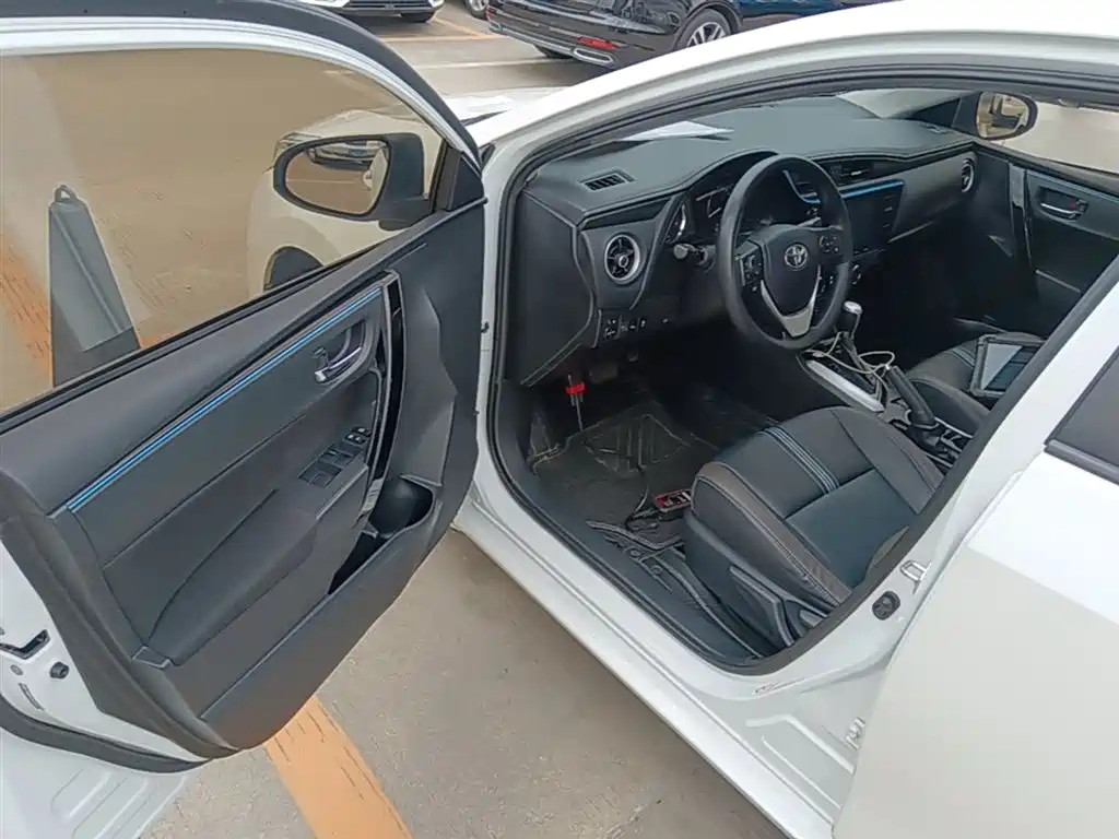 Toyota Levin 2018 185T CVT Premium Edition China V фото 16