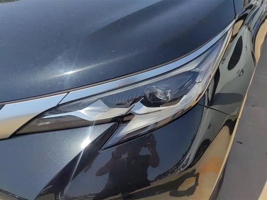 Toyota Sienna 2021 2.5L Hybrid Ultimate Edition фото 5