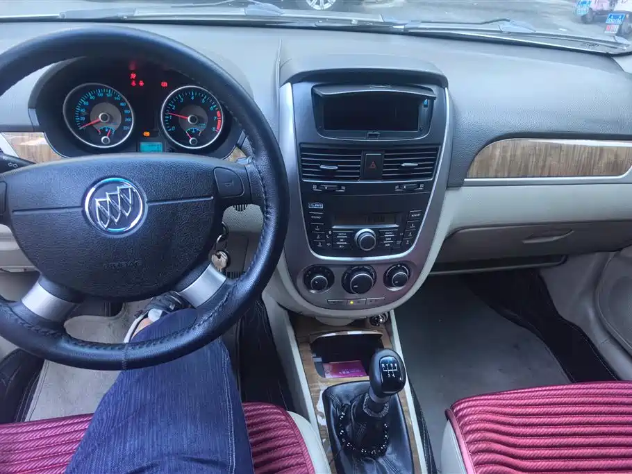 Buick Excelle 2015 1.5L Manual Classic фото 12