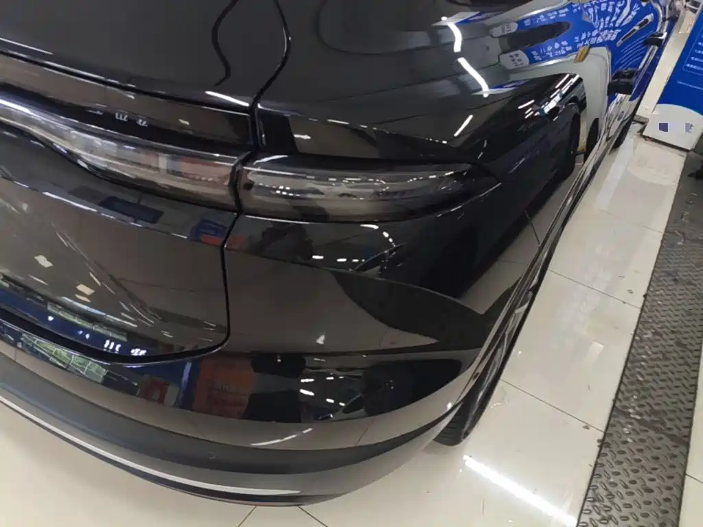 Фото 8 - NIO EC6