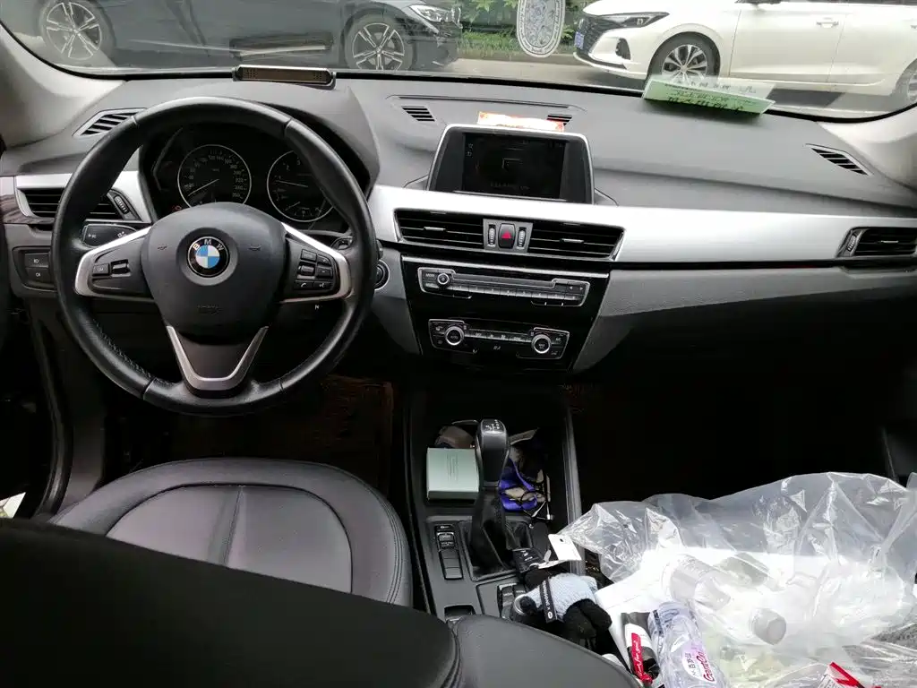 BMW X1 2018 sDrive20Li Leading Model фото 13
